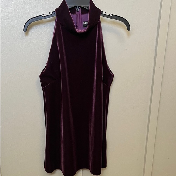 Chiara Boni Tops - CHIARA BONI LA PETITE ROBE
Tiffy Velvet Halter Top Sz 44 Lg 10/12